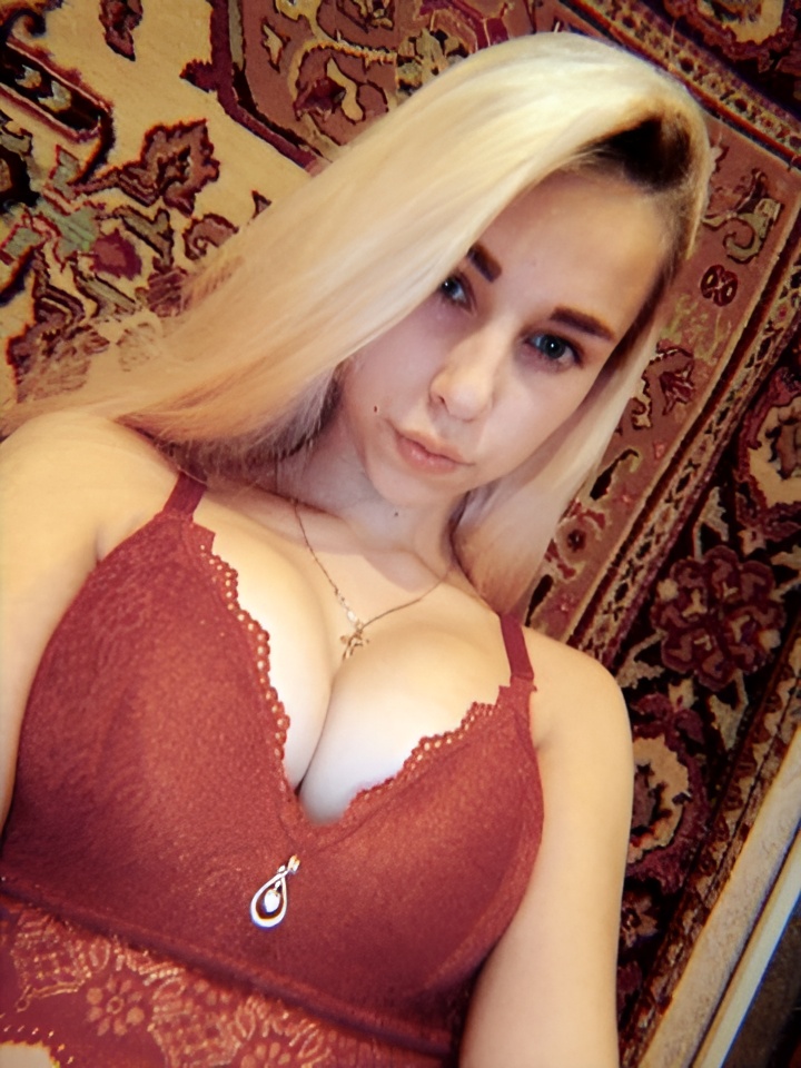 Адель привлекальеная девушка из Черкесска цена от 2000 руб