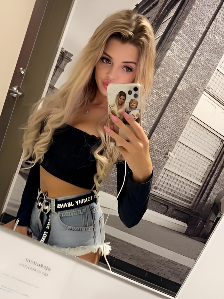 Роксана привлекальеная девушка из Черкесска цена от 3000 руб