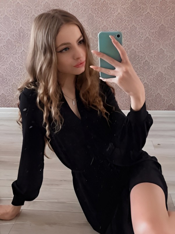 Ксения привлекательная девушка из Черкесска цена от 2000 руб