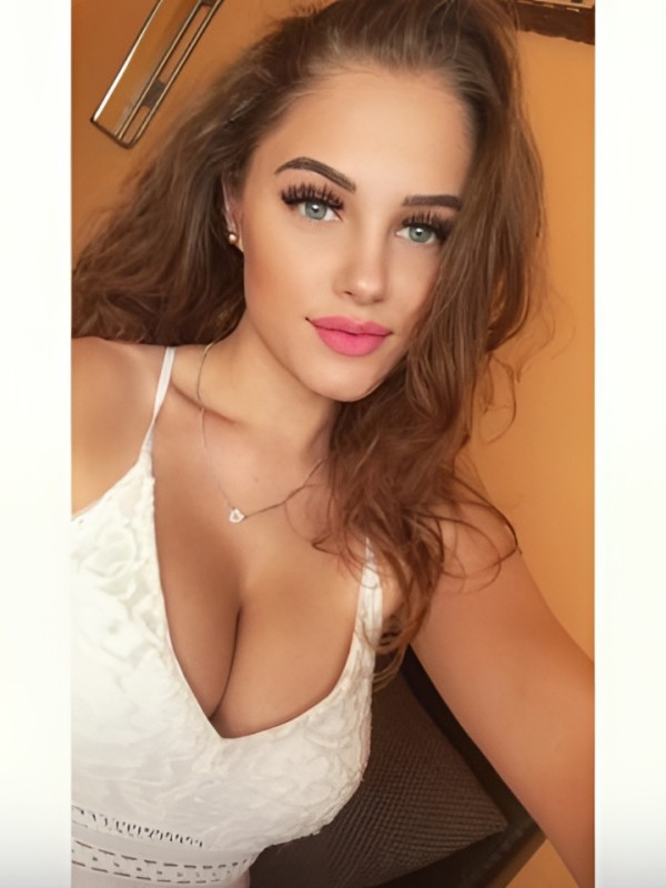 Роксана привлекательная девушка из Черкесска цена от 5000 руб