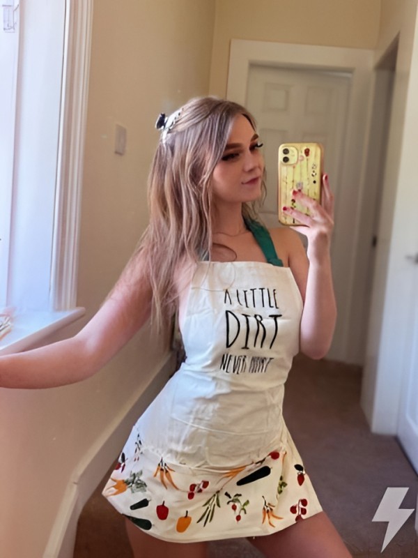 Софи привлекательная девушка из Черкесска цена от 2500 руб