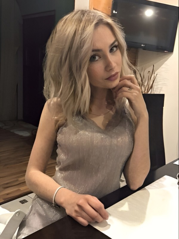 Ульяна привлекательная девушка из Черкесска цена от 2500 руб