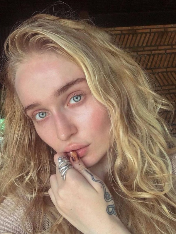 Яночка привлекательная девушка из Черкесска цена от 4000 руб