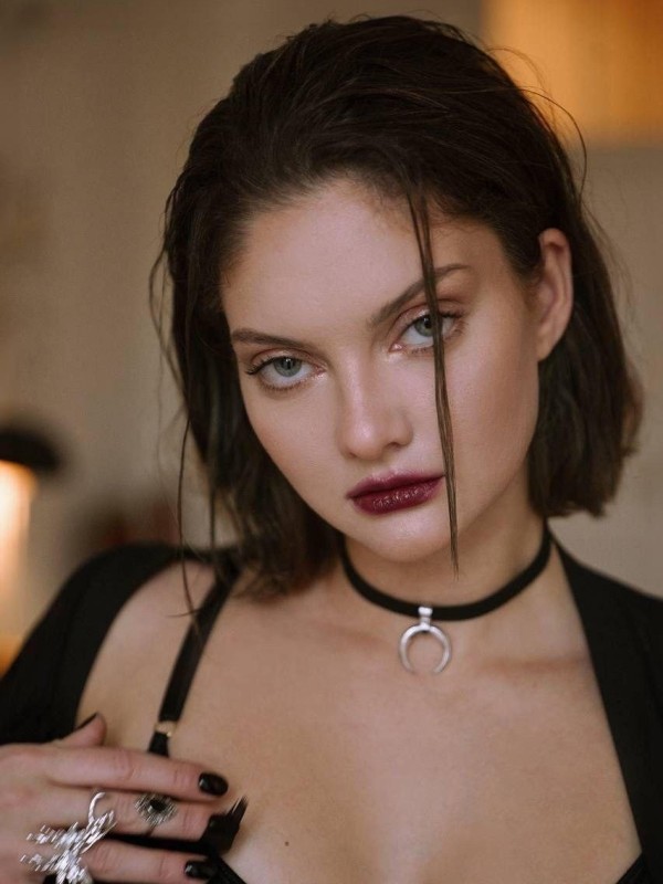 Эллочка привлекательная девушка из Черкесска цена от 5000 руб